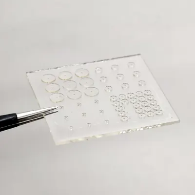 SU-8 micro wells — patterned on the NANYTE BEAM maskless lithography system